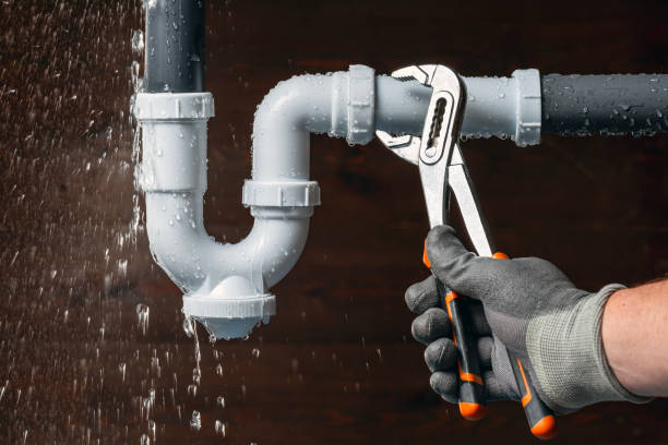 Professional Emergency Plumber technician working in Yaphank, NY